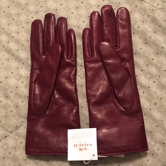 Coach Accessories - Leather gloves